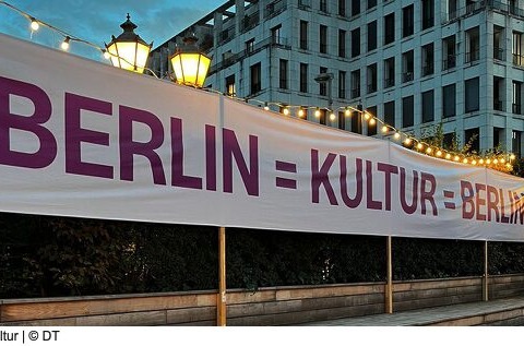 Ein Plakat zum Protest der Kürzungen des Berliner Kulturetats