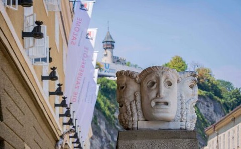 Blick auf das Gebäude der Salzburger Festspiele