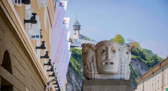 Blick auf das Gebäude der Salzburger Festspiele